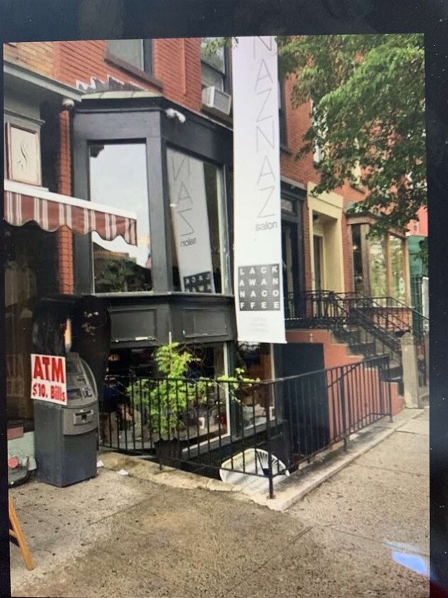 Primary Photo - 295 Grove St