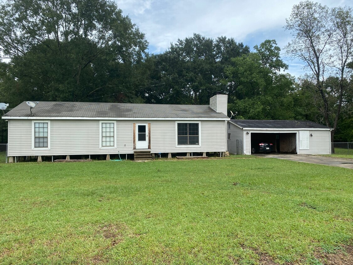 105 Simon Latour Rd, Carencro, LA 70520 House for Rent in Carencro