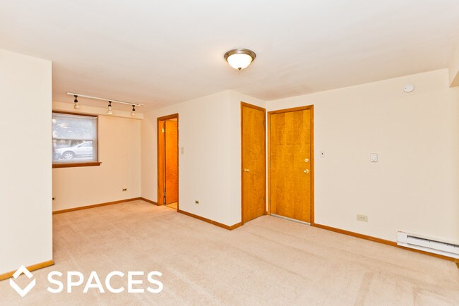 Foto del edificio - 5815 W Montrose Ave