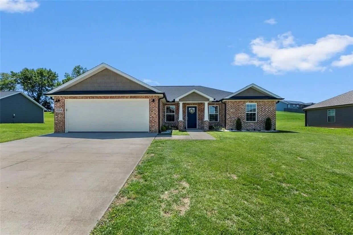 Primary Photo - Beautiful Home in Savers Farm – Jackson, MO