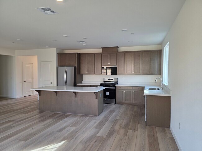 Building Photo - 2142 Hunter Crk Dr