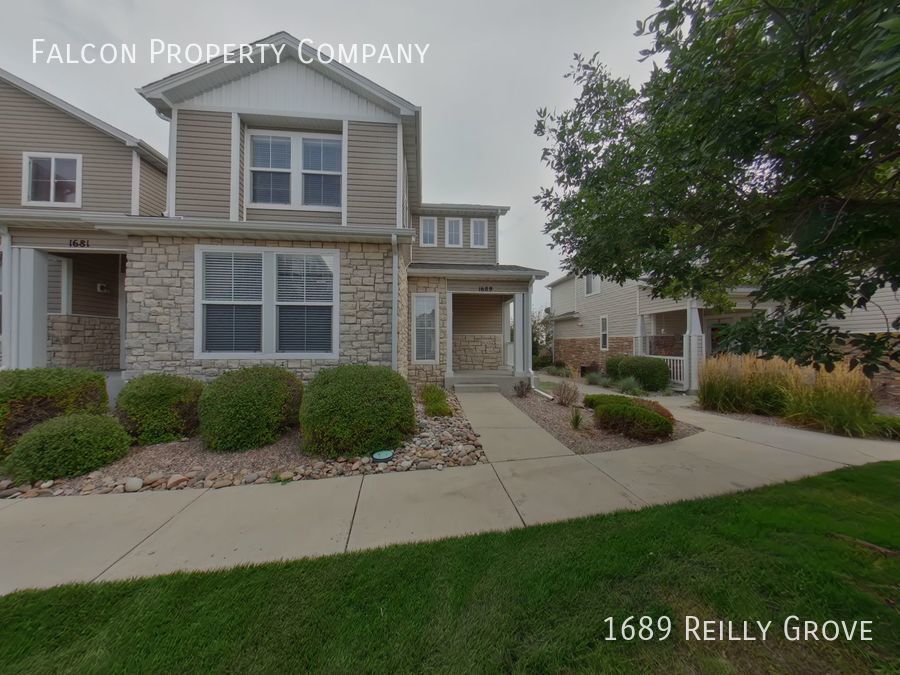 Sensational Townhome in Claremont Ranch! House Rental in
