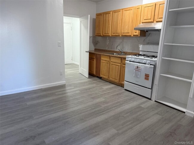 Building Photo - 1964-64 81st St