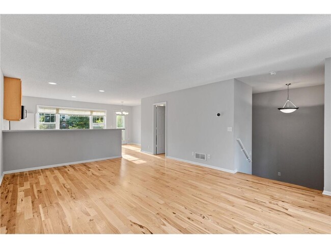 Building Photo - 1809 3rd St NE