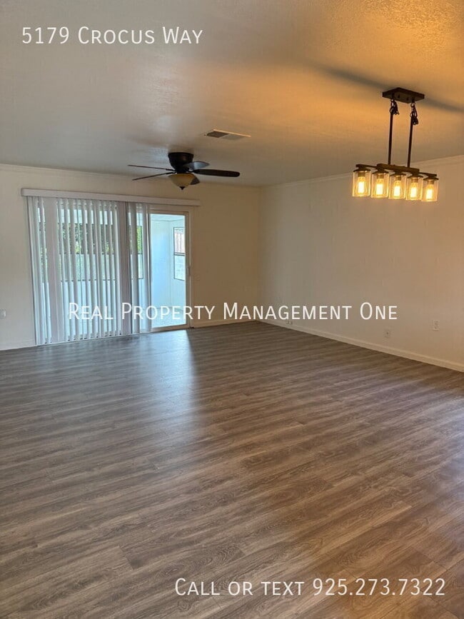 Foto del edificio - 5179 Crocus Way