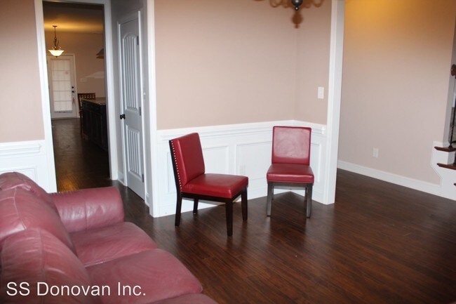 Building Photo - 6 br, 3.5 bath House - 132 Yates Mill St.