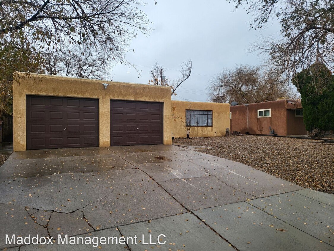 3 br, 2 bath House 1812 Betts St NE House Rental in Albuquerque, NM