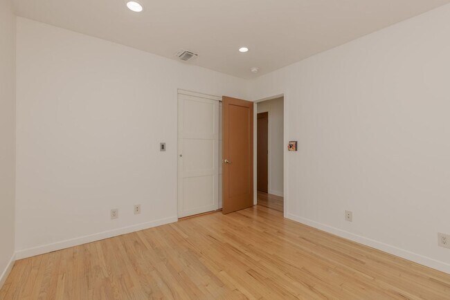 Foto del edificio - 709 Avenue D