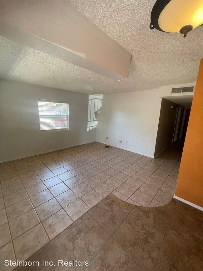 Building Photo - 3 br, 1.5 bath House - 310 Manso Ave.
