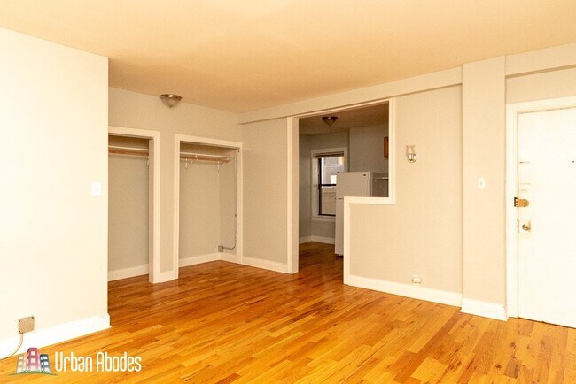 Foto del edificio - 1337 N Dearborn St