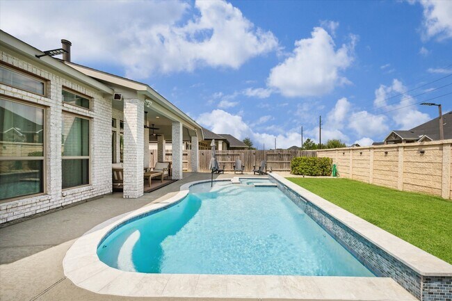 Foto del edificio - 28710 Wildthorne Ct