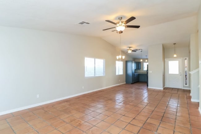 Building Photo - 1805 W Curry Dr