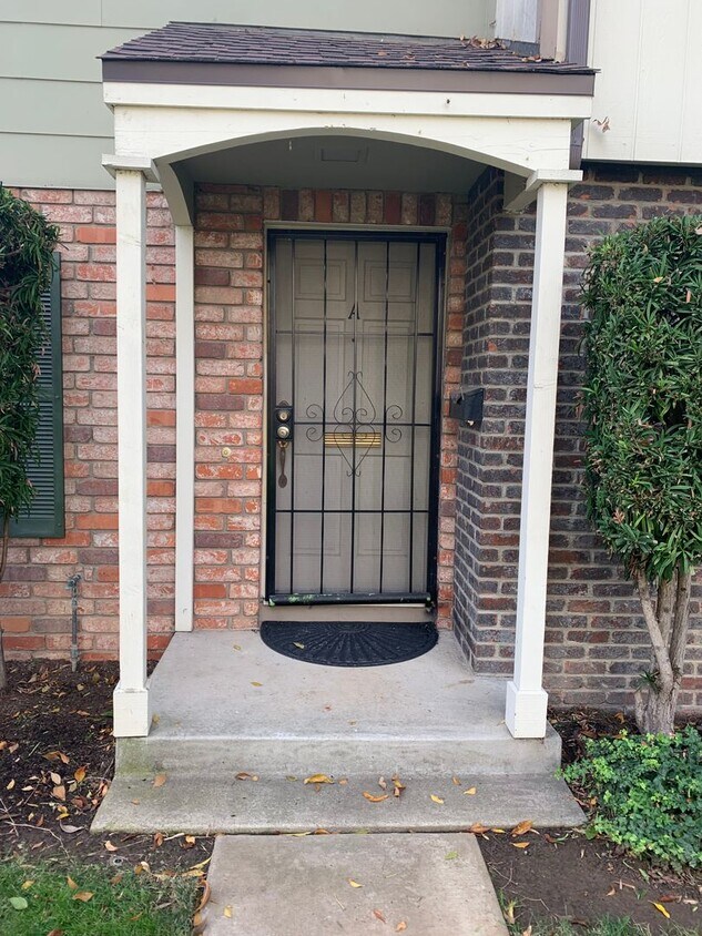 Primary Photo - El Cajon Townhouse 2 br 1.5 bath