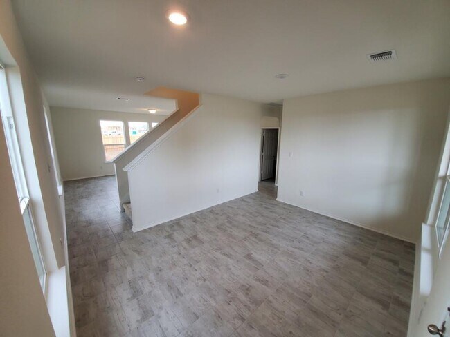 Foto del edificio - 638 Bailey Park Dr