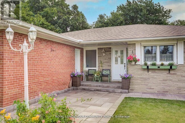 Photo du bâtiment - 19 Peacham Crescent