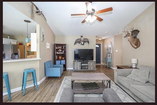 Foto del edificio - 2309 Greenleaf Dr