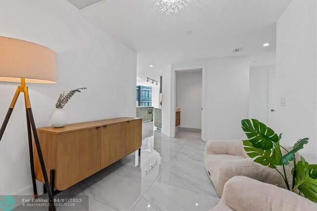 Foto del edificio - 650 NE 32nd St