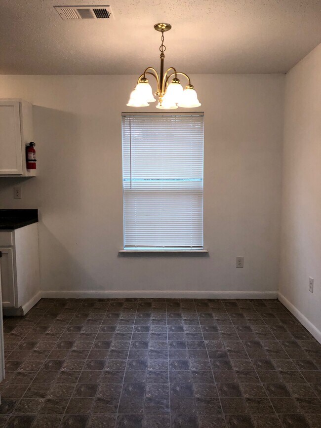 Dining Room - 419 Carbon Dr
