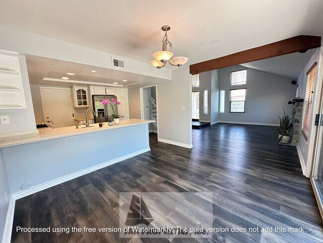 Foto del edificio - Modern La Cuesta Corner Townhome Near Down...