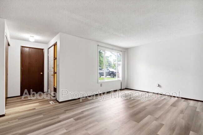 Building Photo - 604 Jocelyn Drive