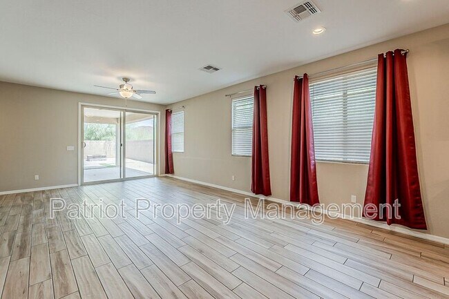 Building Photo - 25930 N Langley Dr