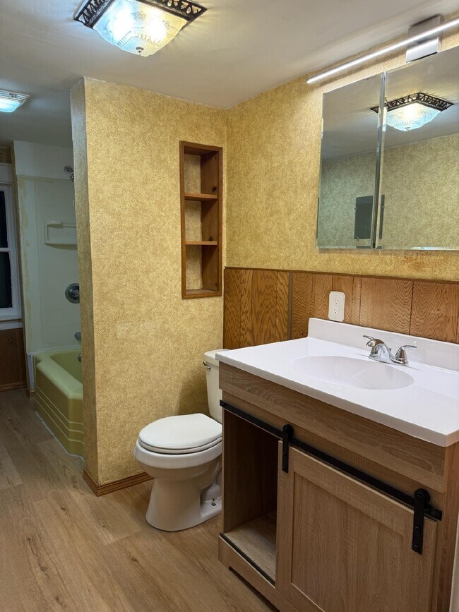 Foto del edificio - 1922 Grange Ave