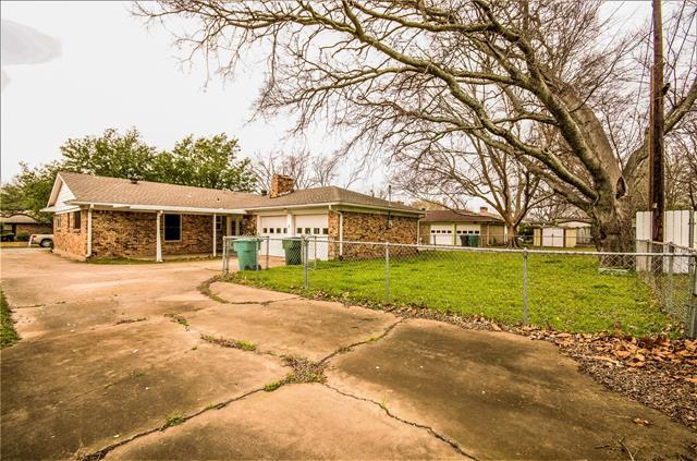 Building Photo - 2313 Diana Dr