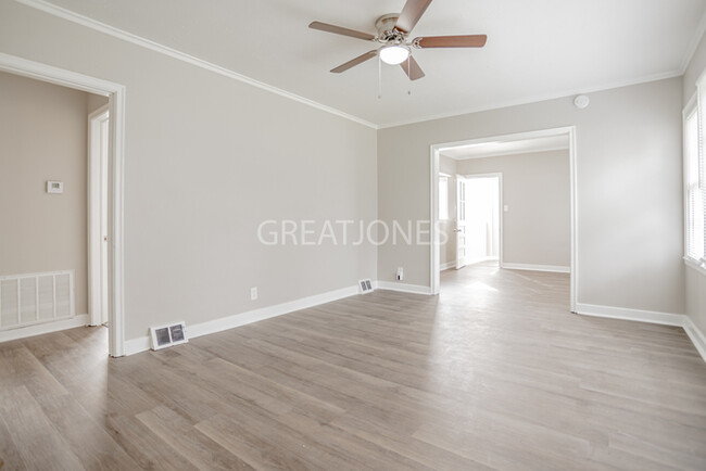 Building Photo - NOW OFFERING $250 OFF FIRST FULL MONTH IF ...