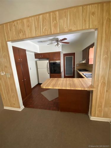 Building Photo - 3745 SW 62nd Ct