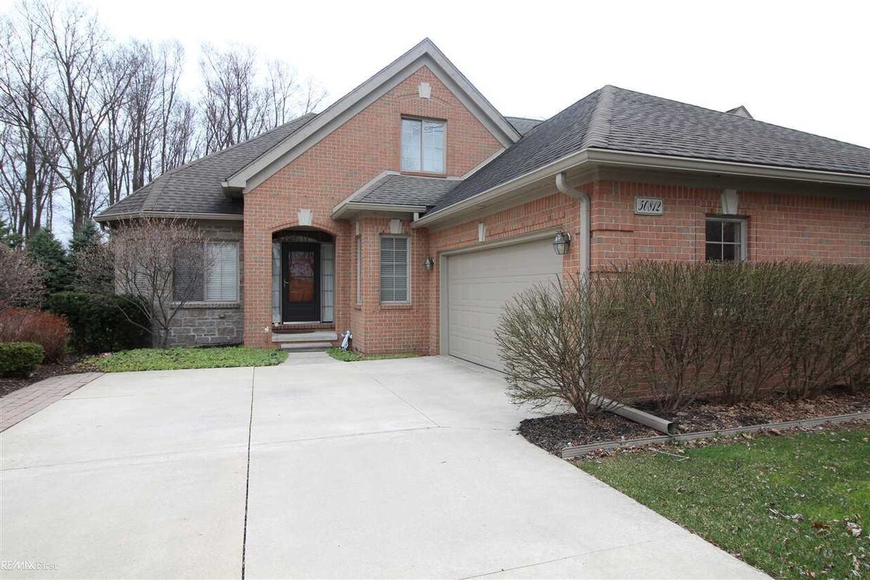 Foto principal - 50812 Redwood Ln