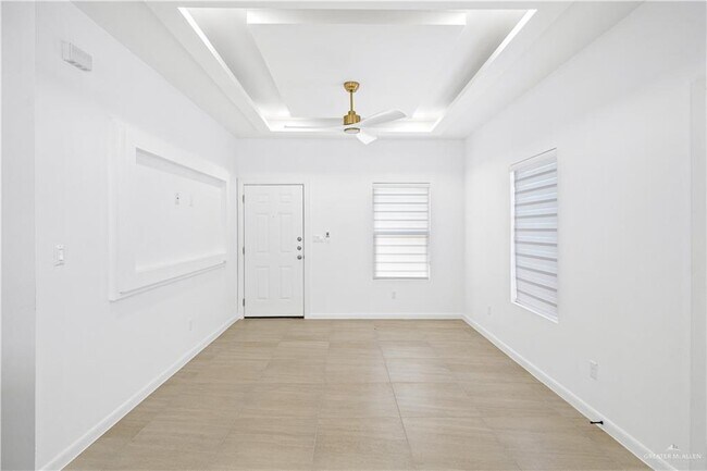 Foto del edificio - 16 West Dr