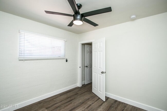 Building Photo - FREE RENT ON APPROVED CREDIT INTERESTED?   DOWN TOWN HISTORICE DISTRICT.