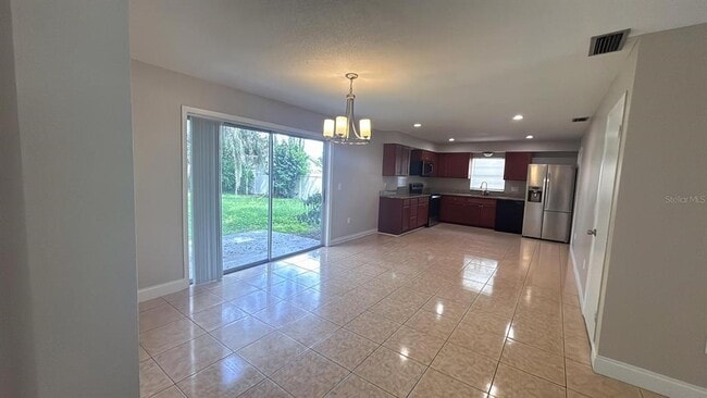 Foto del edificio - 7611 Puritan Rd