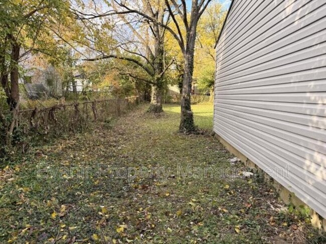 Building Photo - 3747 Barbarosa Dr