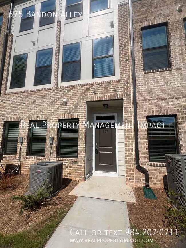 Photo - 675 Bandon Aly House