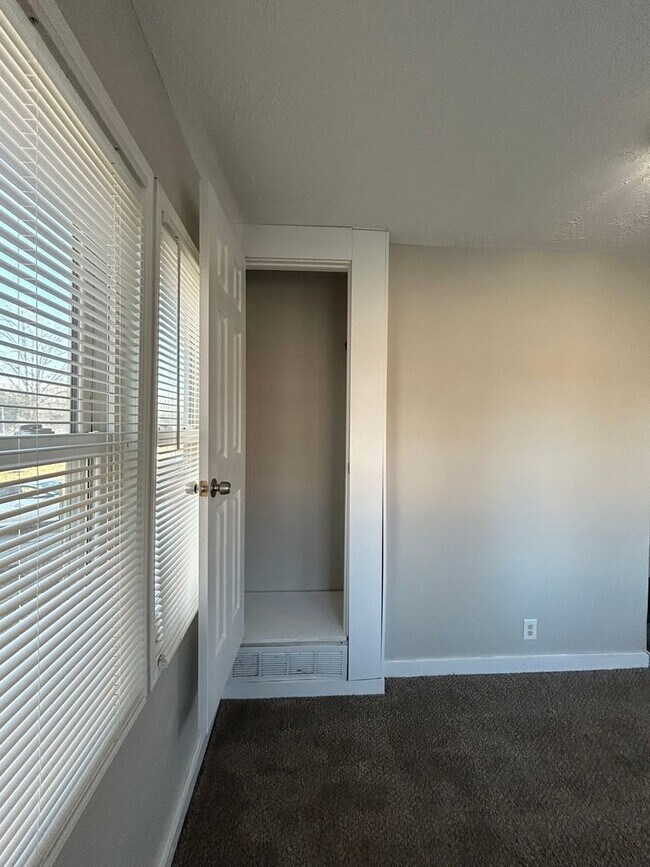 Foto del edificio - Beautiful 4-Bedroom 2-Bathroom Home Available for Rent -Coming Soon!!!!