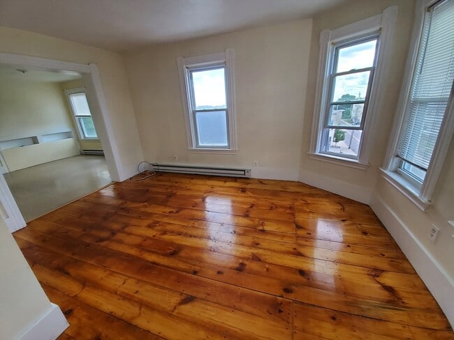 Building Photo - 110 Pleasant St