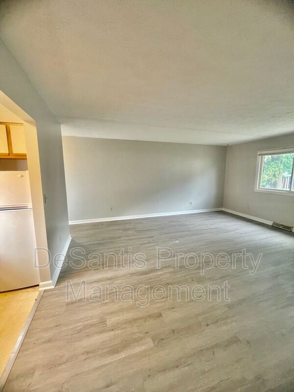 Foto del edificio - 810 1/2 Fleming Street