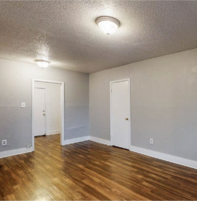 Foto del edificio - 2740 Ketchum Rd