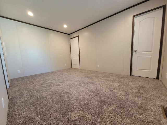Building Photo - 149 Skyline Dr
