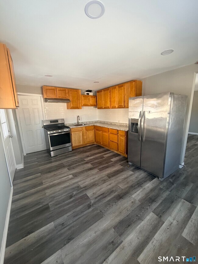 Foto del edificio - 58 Victory Dr