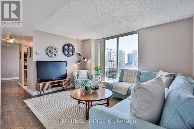 Photo du bâtiment - 701 King St W