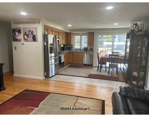 Primary Photo - 9 Carroll Manor Rd