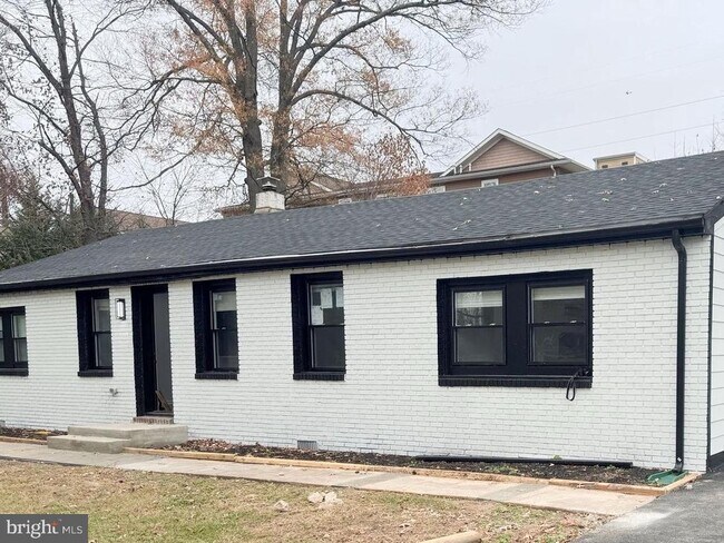 Foto del edificio - 203 Henson Rd