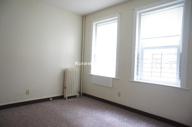 Building Photo - 159 Kelton St