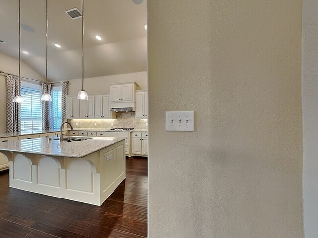 Foto del edificio - 14845 Belclaire Ave