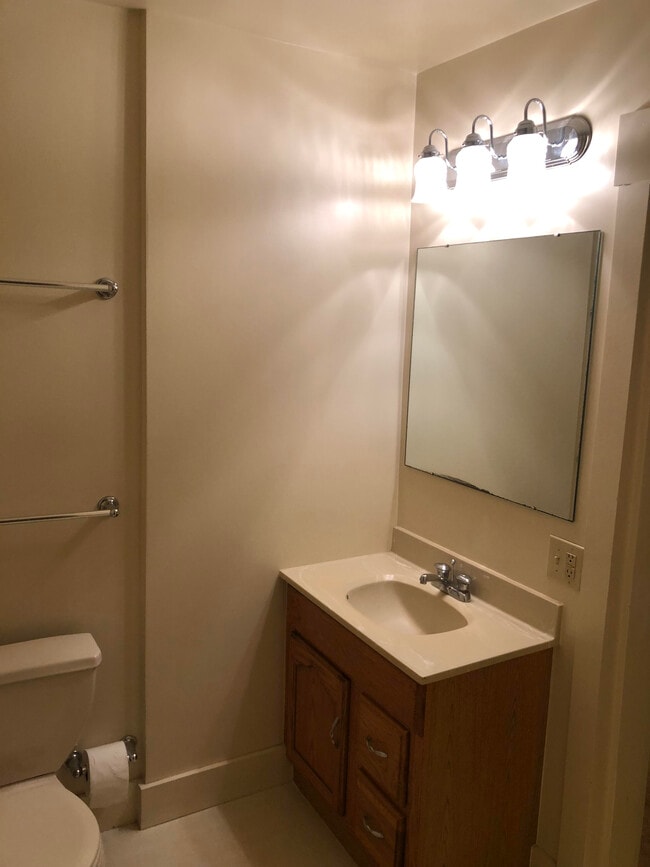 Building Photo - 115 Market St