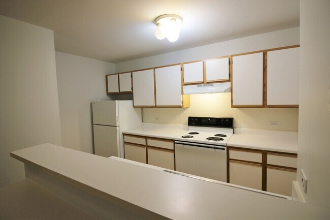 Building Photo - 340 Cunat Blvd