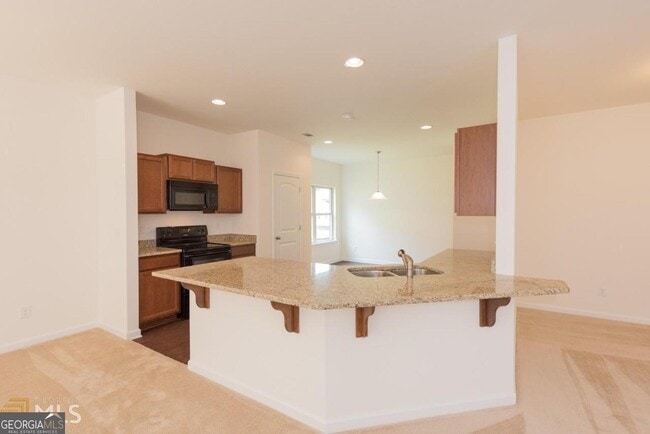 Building Photo - 10 Bayberry Cir