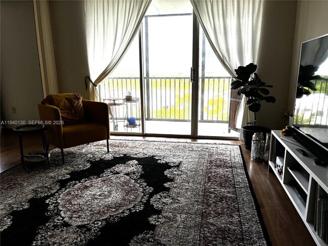 Foto del edificio - 2500 NE 135th St